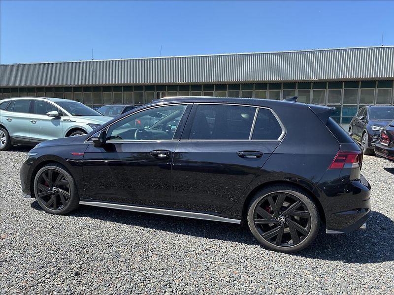 Volkswagen Golf 2,0 TSI 180 KW GTI - fotka 3 z 27