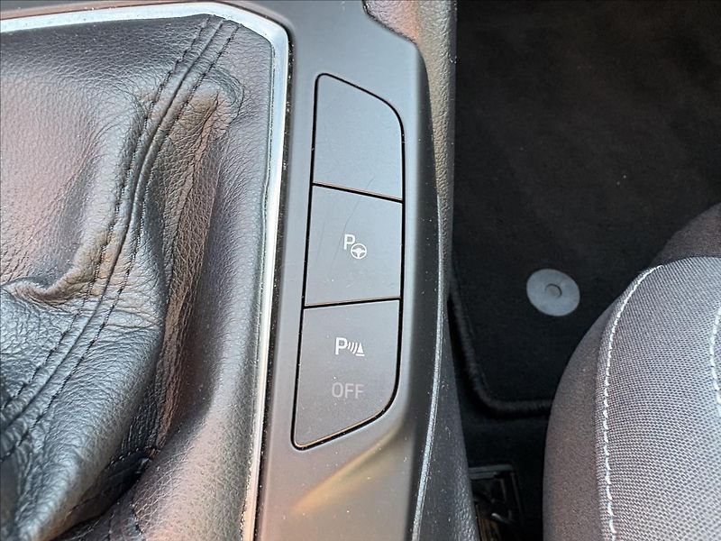 Ford Focus 1,5 TDCi88kW Led,Nav,Kamer,ACC - fotka 13 z 44