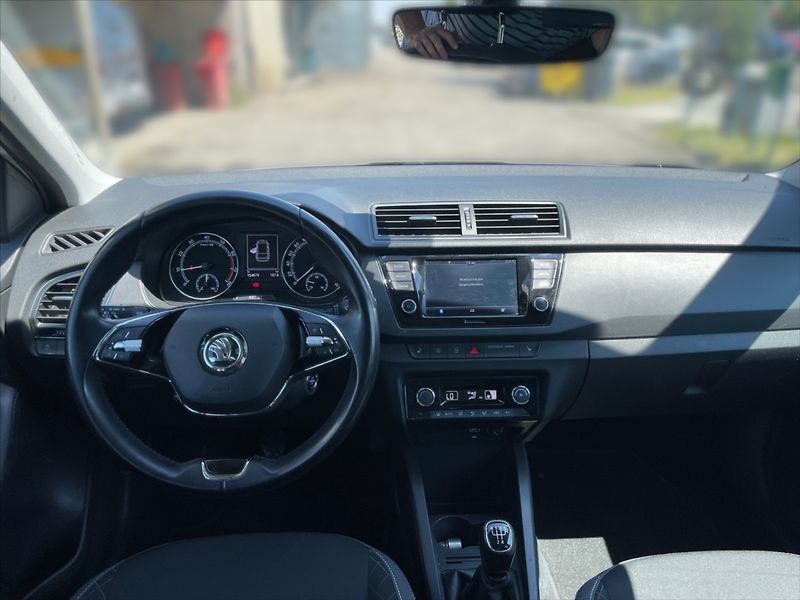 Škoda Fabia 1,0 TSI 70 Ambition - fotka 9 z 11