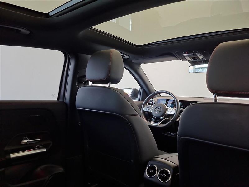 Mercedes-Benz GLA 250e AMG Line Night - fotka 20 z 21