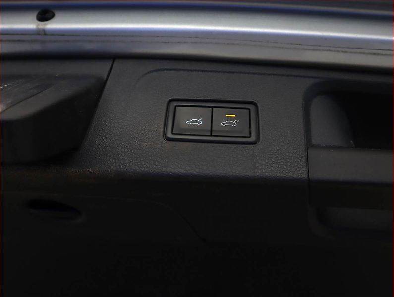 Volkswagen Passat (2017) 2.0 TDI, Kůže, Navi, Tempomat - fotka 21 z 24