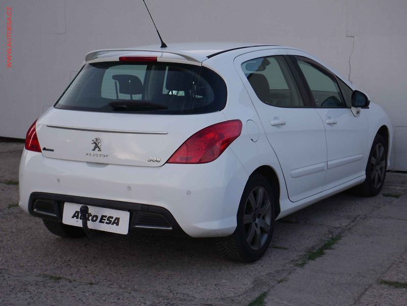 Peugeot 308 (2013) 1.6 i, AC, tempo, park.asist - fotka 6 z 17