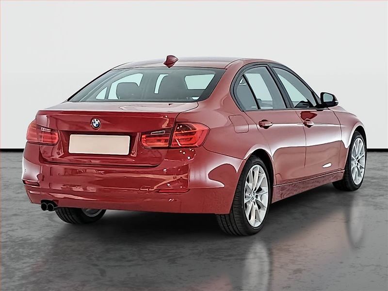 BMW Řada 3 (2013) 325 d, Navi, Bi-Xenony - fotka 5 z 20