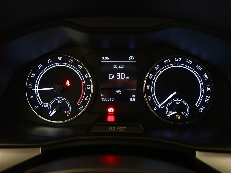 Škoda Scala (2019) Ambition 1.6 TDI, Tempomat - fotka 11 z 16