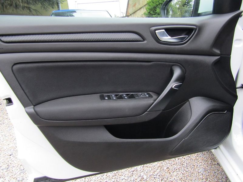 Renault Mégane (2019) 1.3 TCe  AUTOMAT - fotka 19 z 46
