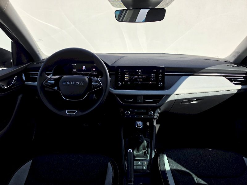 Škoda Scala (2025) 1,5TSI 110KW TOP SELECTION - fotka 5 z 33