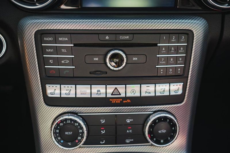 Mercedes-Benz SLC (2019) 300, Automat,180KW,Full Led - fotka 22 z 31