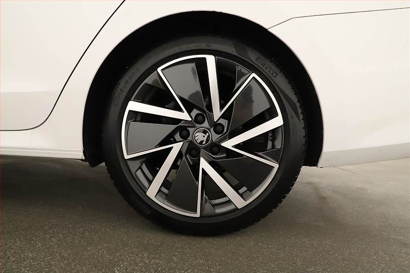 Škoda Octavia (2025) 1.5 eTSI mHEV, Sportline - fotka 21 z 21