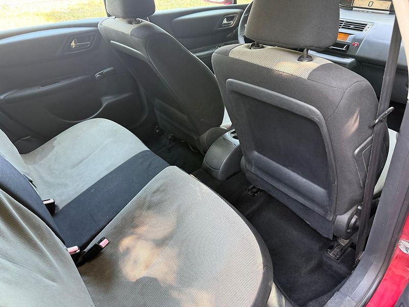 Citroën C4 (2006) 1.6i 16V, 80kw Původ ČR - fotka 11 z 18