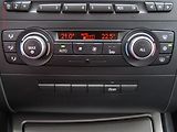 BMW Řada 1 (2010) 2.0D 116D, autoAC - náhled 12
