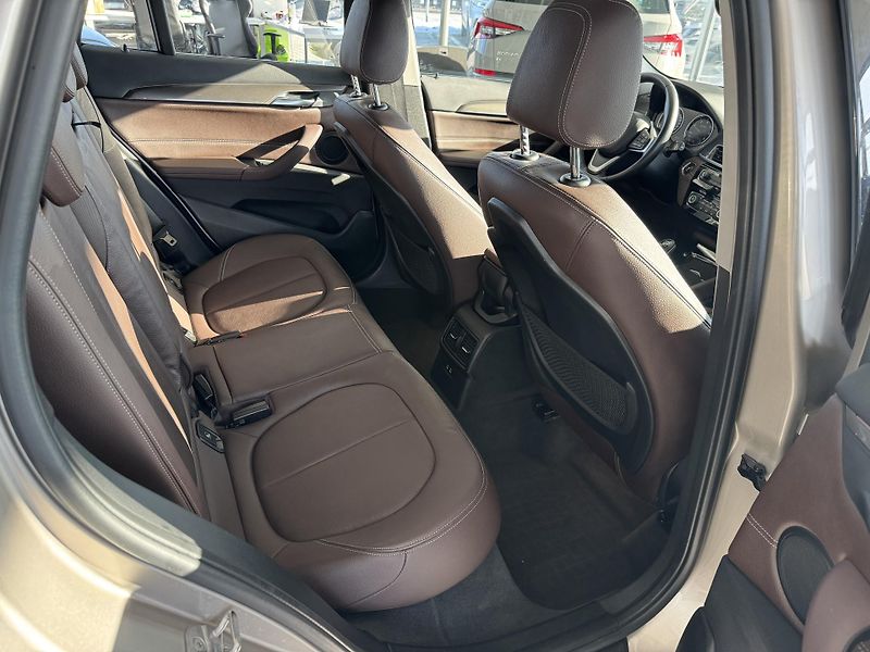 BMW X1 (2020) xDrive 18d X-LINE LED NAVI  - fotka 21 z 31