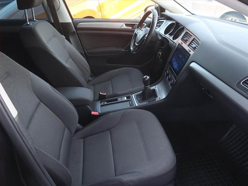 Volkswagen Golf (2016) 1.6 TDI, Tempomat - fotka 9 z 18