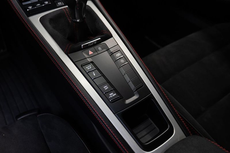 Porsche Cayman 718 GT4 BOSE/Alcantara/Manuál - fotka 12 z 18