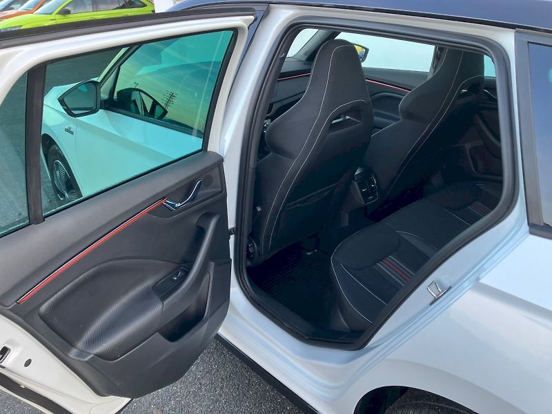 Škoda Kamiq (2025) MONTE CARLO TSI 85/1.0 A7F - fotka 10 z 38