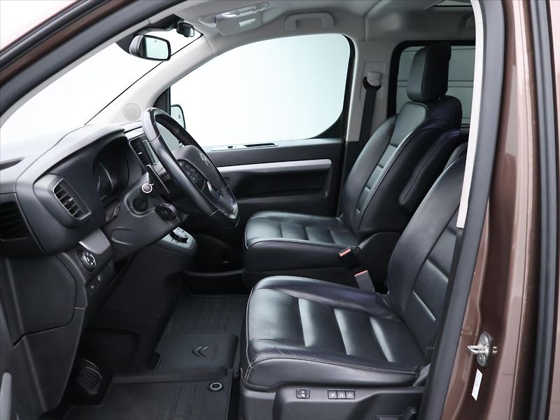 Citroën SpaceTourer 2,0 HDI 130kW Shine CZ DPH - fotka 11 z 38