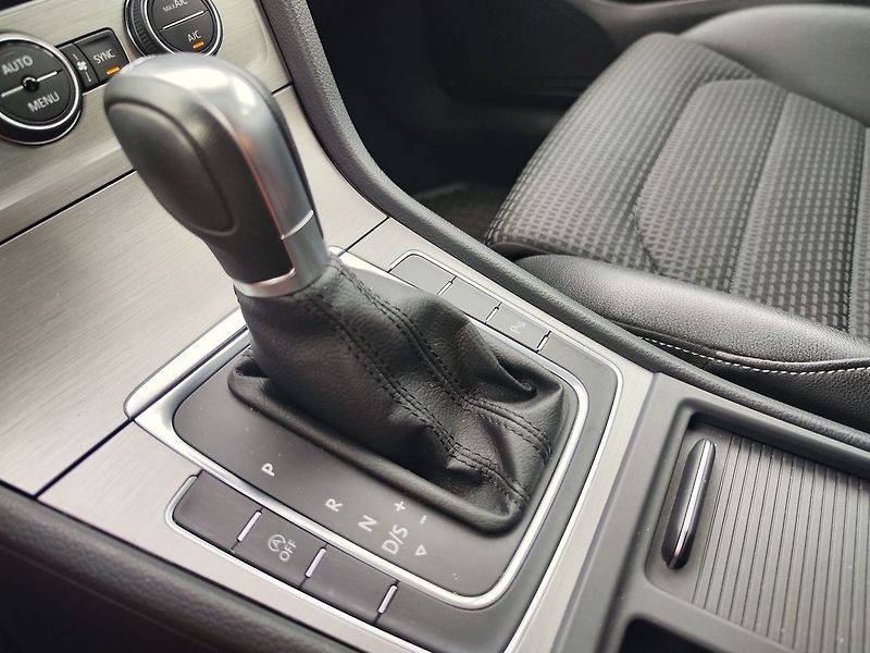 Volkswagen Golf 1.4 TSI/92kW Comfortline DSG - fotka 21 z 38