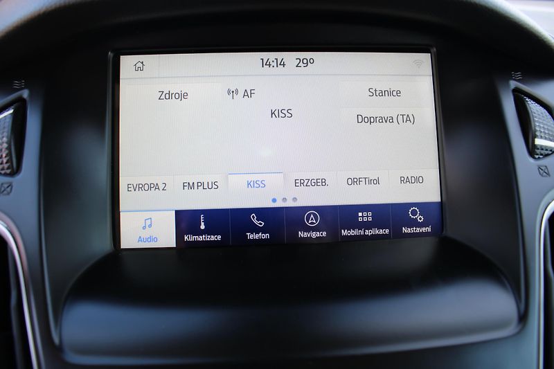 Ford Focus (2017) 1.0i KLIMA TEMPOMAT VÝHŘEV ALU - fotka 24 z 29