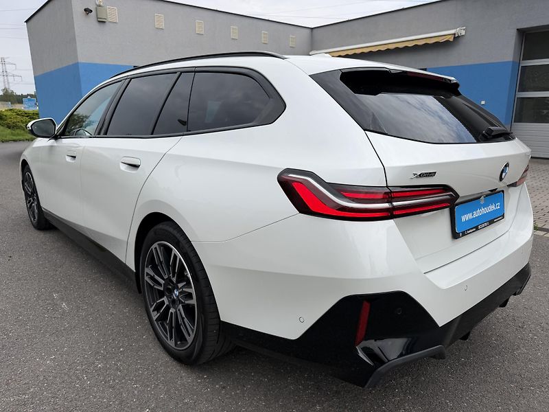BMW Řada 5 540D xDRIVE M SPORT Individual - fotka 6 z 37