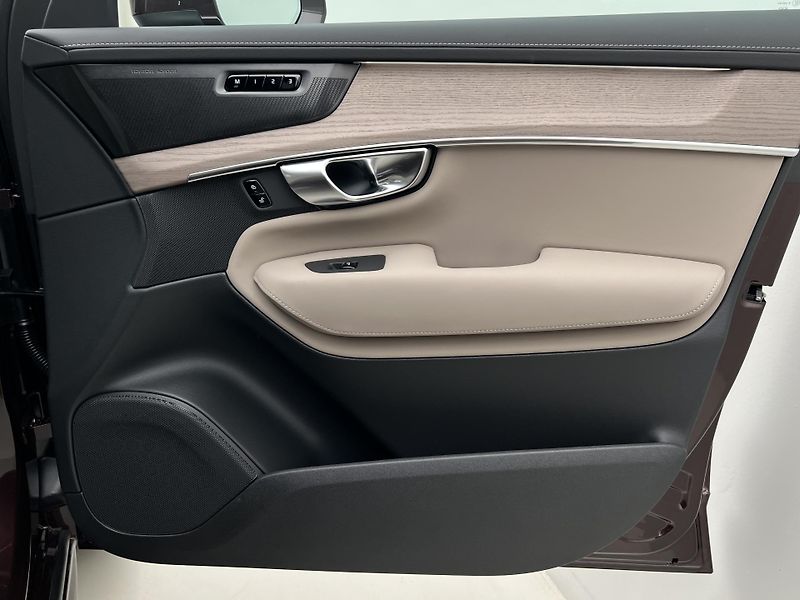 Volvo XC90 (2026) T8 AWD PLUS BRIGHT - fotka 6 z 47
