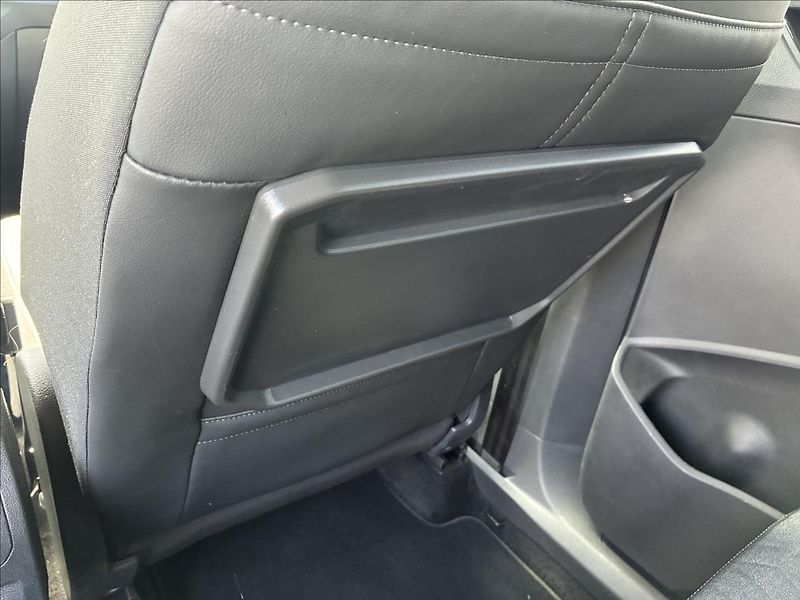 Volkswagen Touran 2,0 TDI ,7 MÍST,TAŽNÉ,KAMERA - fotka 14 z 35