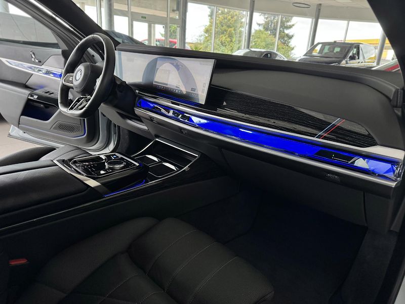 BMW i7 60 xDrive M-SPORT*Max.Výbava! - fotka 13 z 59