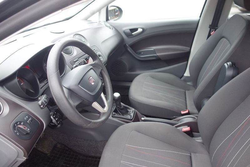 Seat Ibiza 1,4i63kW  Kombi COPA ! - fotka 20 z 30