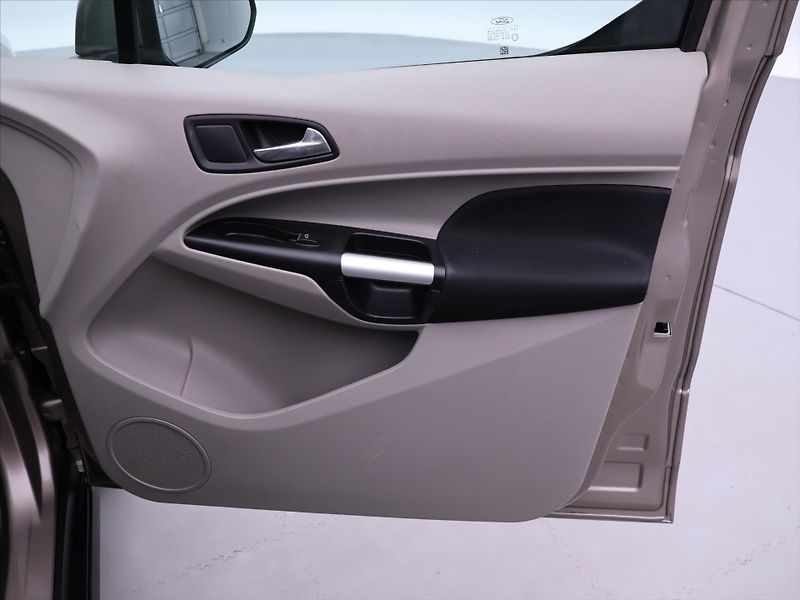 Ford Tourneo Connect 1,5 TDCI Titanium CZ Panorama - fotka 13 z 38