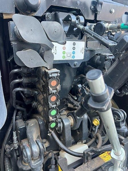 New Holland (2023) T4.100 vinice sad 4.5t - fotka 10 z 15