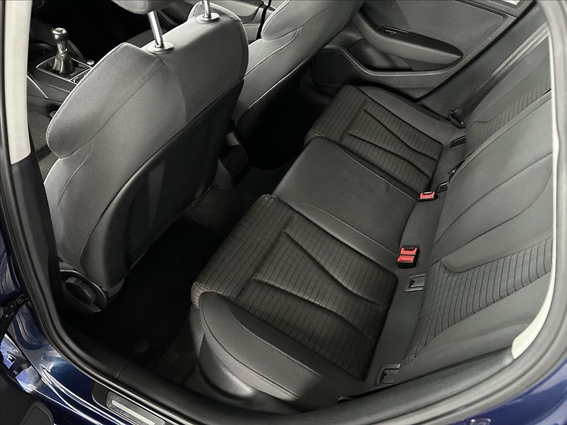 Audi A3 2,0   TDI 110kW,SERVISKA,NAVI - fotka 22 z 27