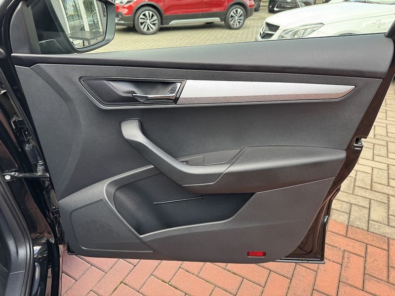 Škoda Karoq (2022) 2.0TDi LED Kamera Smartlink - fotka 19 z 48
