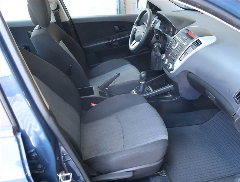 Kia Ceed (2011) 1.6 CVVT, Serv.kniha - fotka 9 z 15