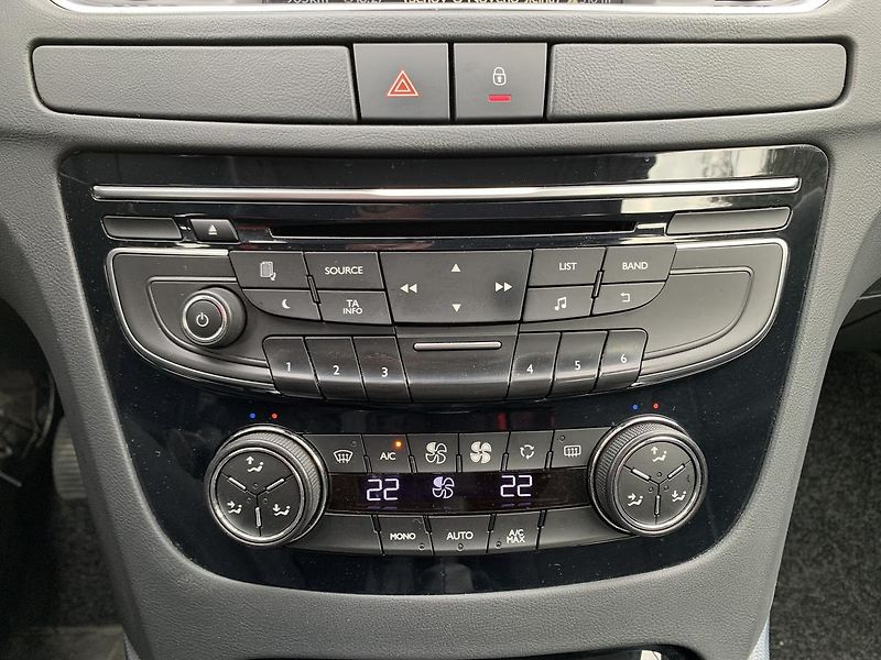 Peugeot 508 SW 2.0HDi PANORAMA NAVI KLIMA - fotka 24 z 45