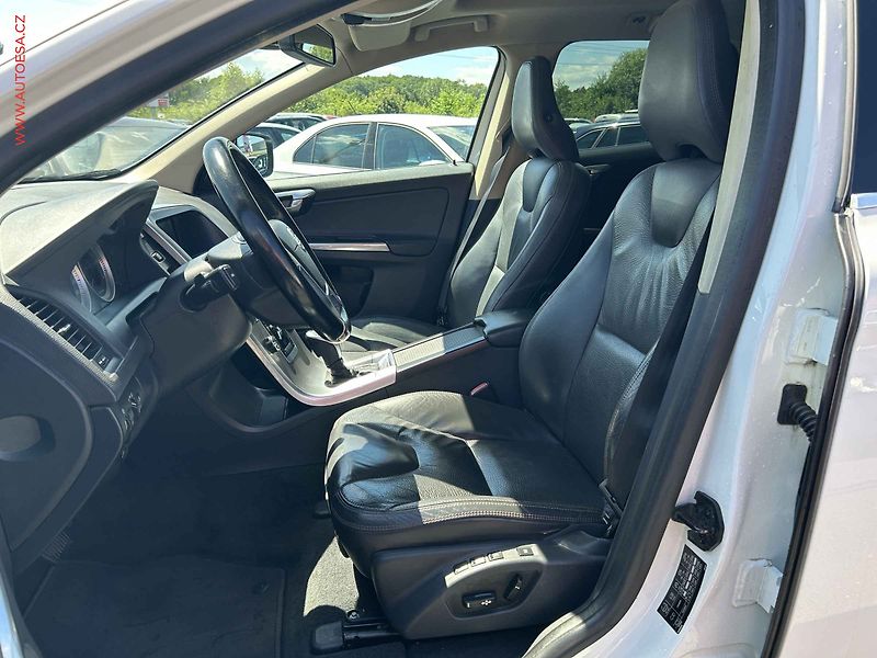 Volvo XC60 (2012) 2.4DS 4x4, ČR, servis.kniha - fotka 9 z 19