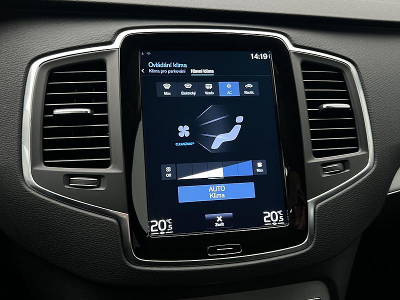 Volvo XC90 B5 AWD MOMENTUM AUT CZ - fotka 33 z 37