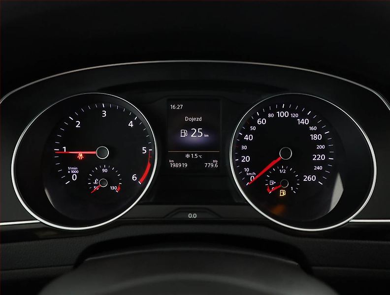 Volkswagen Passat (2016) Highline 2.0 TDI, Serv.kniha - fotka 9 z 21