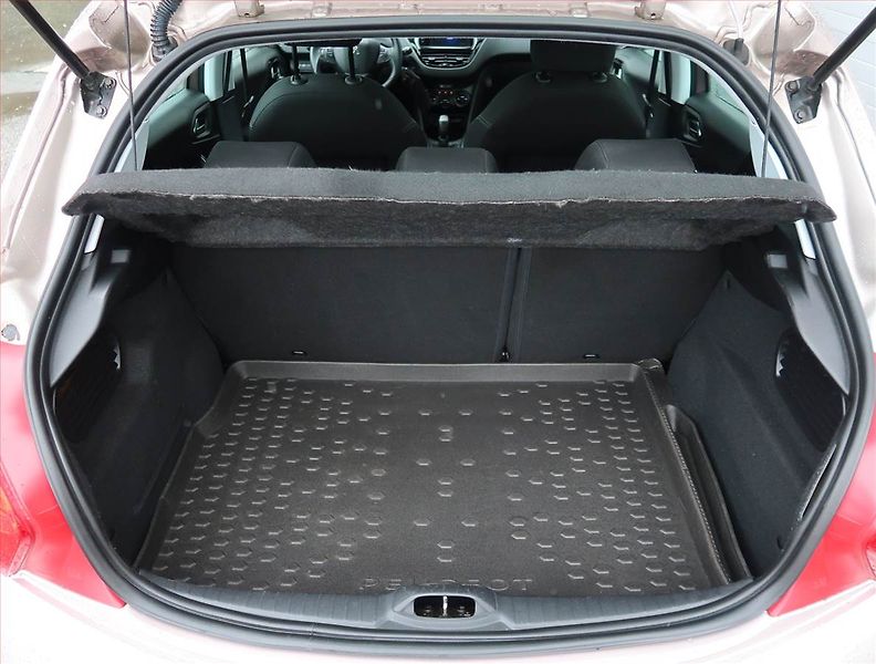 Peugeot 208 (2014) 1.2 PureTech, ČR,1.maj - fotka 13 z 19