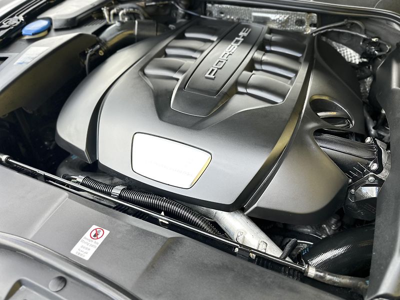 Porsche Cayenne (2012) 3.0 V6 TDI/180kW * ČR *2.Maj.  - fotka 34 z 41