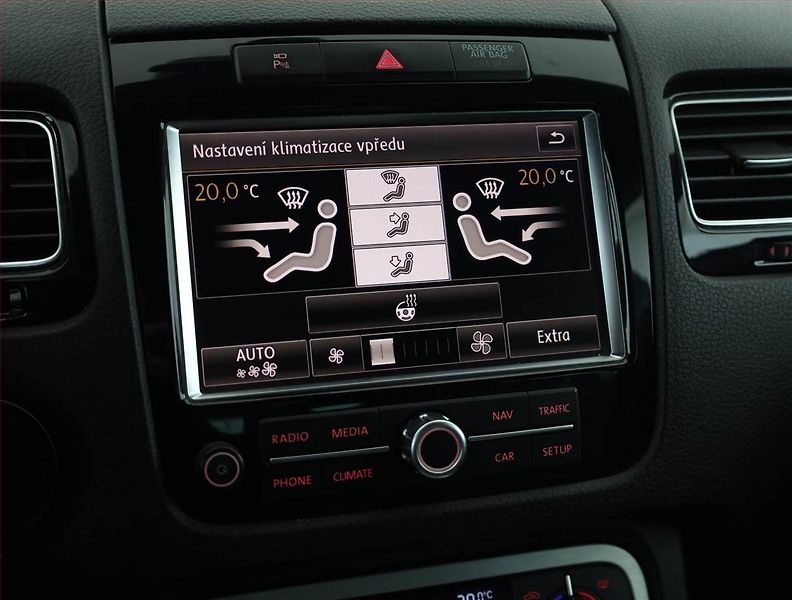 Volkswagen Touareg (2012) 3.0 TDI, 4X4, Automat - fotka 17 z 21