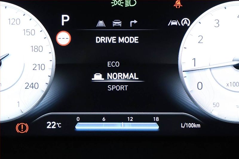 Hyundai i30 (2025) 1.5 T-GDI MHEV 48V, N- Line - fotka 13 z 21