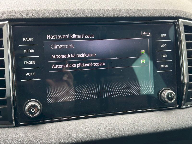 Škoda Karoq (2022) Style PLUS 1.5 TSI 110 kW - fotka 23 z 35