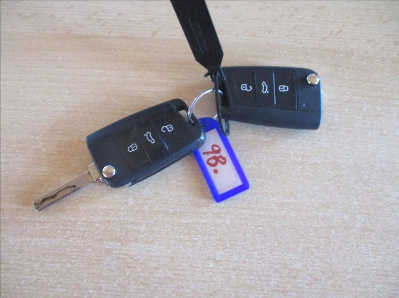 Škoda Fabia 1,0 TSI, serviska,DPH,1.maj,CZ - fotka 34 z 39
