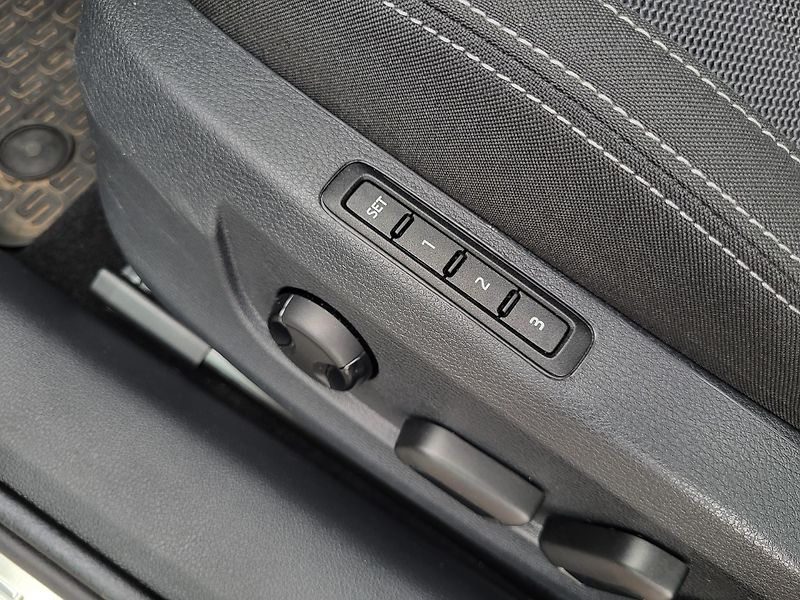 Škoda Superb III FL combi 2.0 TDi DSG STYLE - fotka 31 z 50