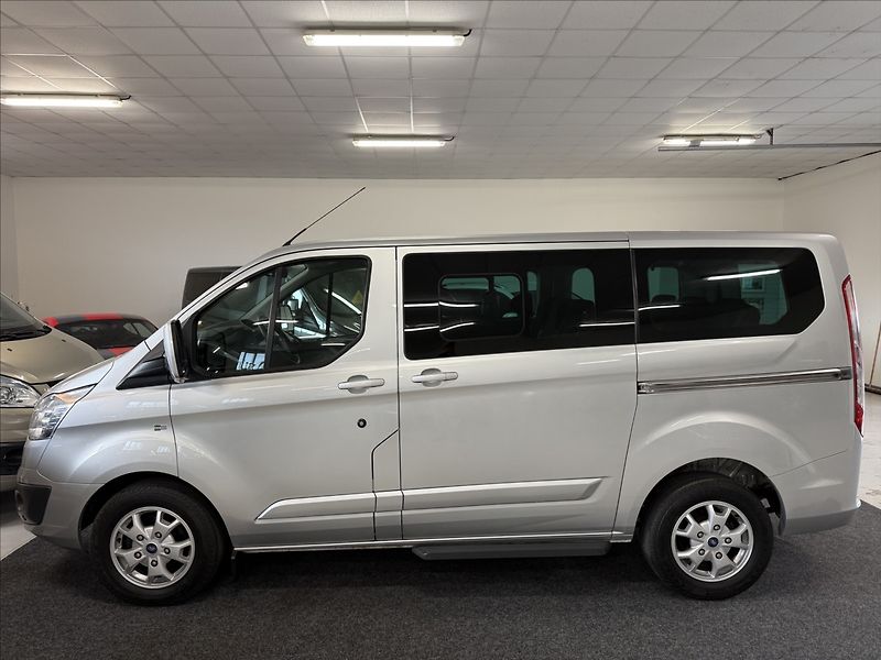 Ford Tourneo Custom 2,2 Titanium 114kW,po servisu - fotka 3 z 29