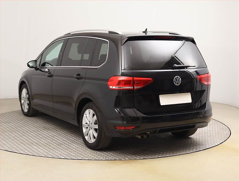 Volkswagen Touran (2017) 2.0 TDI, Automat, Navi - fotka 4 z 29