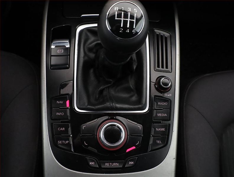 Audi A4 (2008) 3.0 TDI, 4X4, Navi, Xenony - fotka 12 z 18