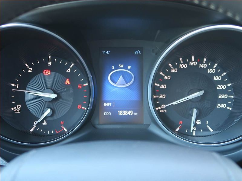 Toyota Avensis (2015) 2.0 D-4D, Navi, Tempomat - fotka 11 z 17