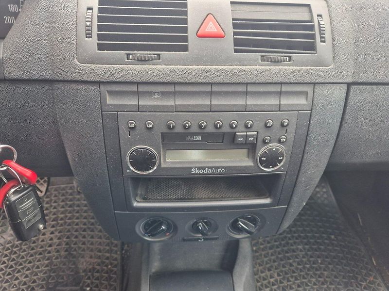 Škoda Fabia (2003) 1.2 i Tažné zařízení - fotka 18 z 19