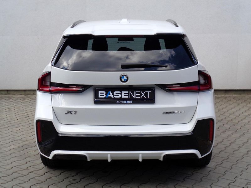 BMW X1 xDrive 23d M Sport - fotka 4 z 19