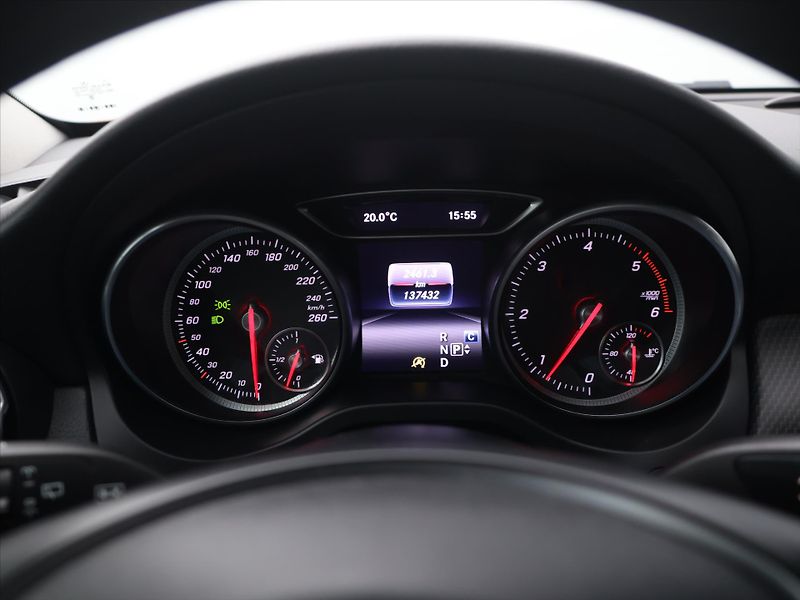Mercedes-Benz GLA 2,1 200d 100kW 4Matic CZ DPH - fotka 14 z 29