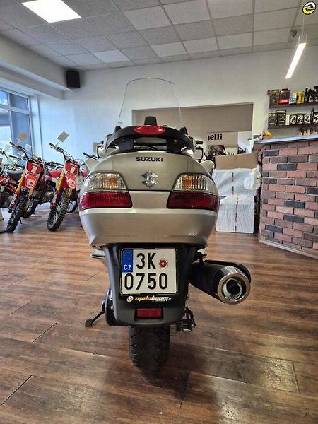 Suzuki Burgman 650 Executive (2005) - fotka 5 z 20